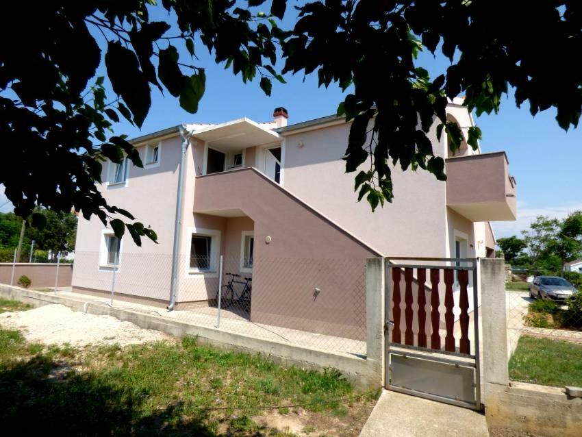 Apartments Branko Nin Exterior photo