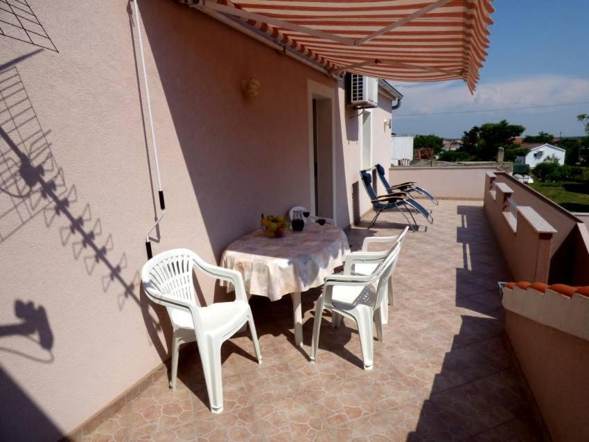 Apartments Branko Nin Exterior photo